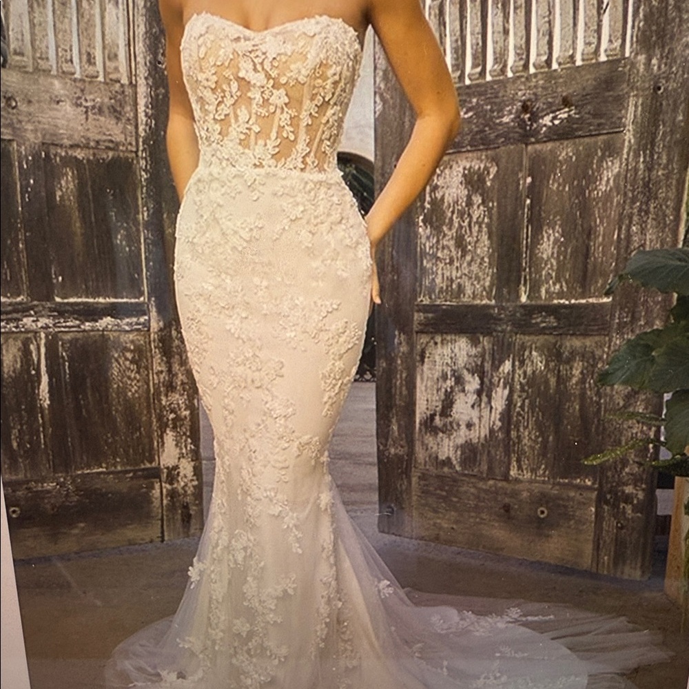Casablanca Jolene lined ivory with touches of pink Lace Strapless Gown Sz. 14
